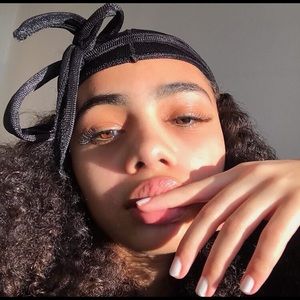 Meet your Posher, Elom